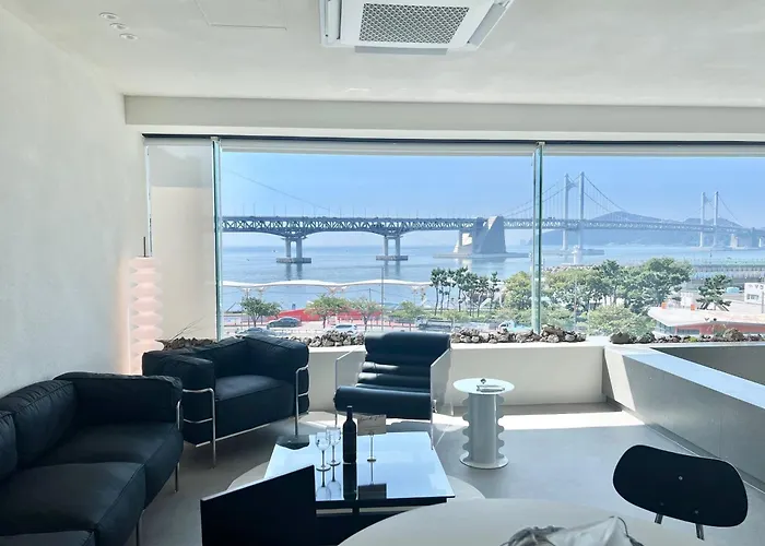 광안리 오션뷰 풀빌라 잔울림 Villa