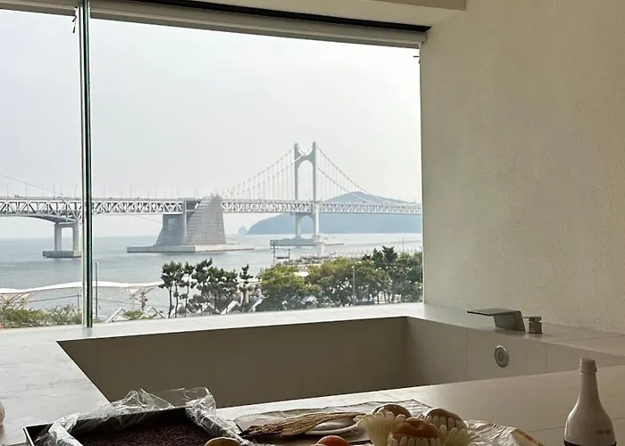 광안리 오션뷰 풀빌라 잔울림 Busan